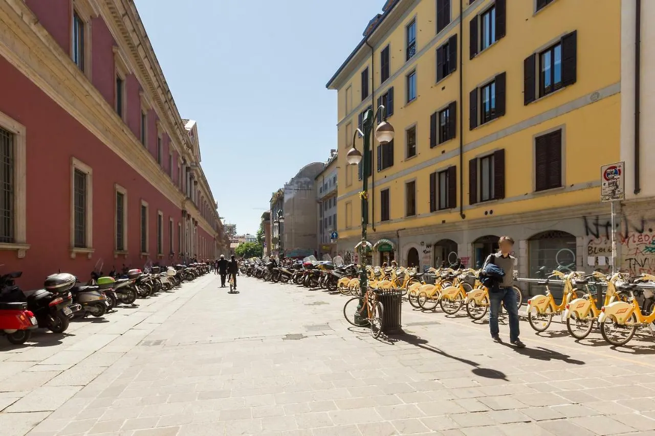 Cosy Apartment 2 Minutes From Duomo Milano