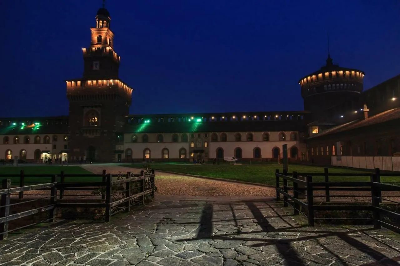 Cosy Apartment 2 Minutes From Duomo Milano