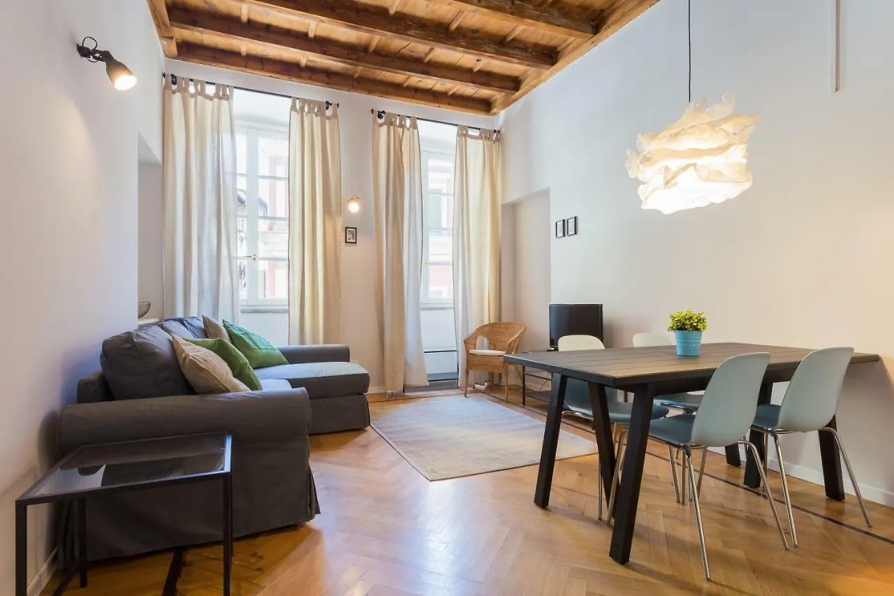 Cosy Apartment 2 Minutes From Duomo Милан