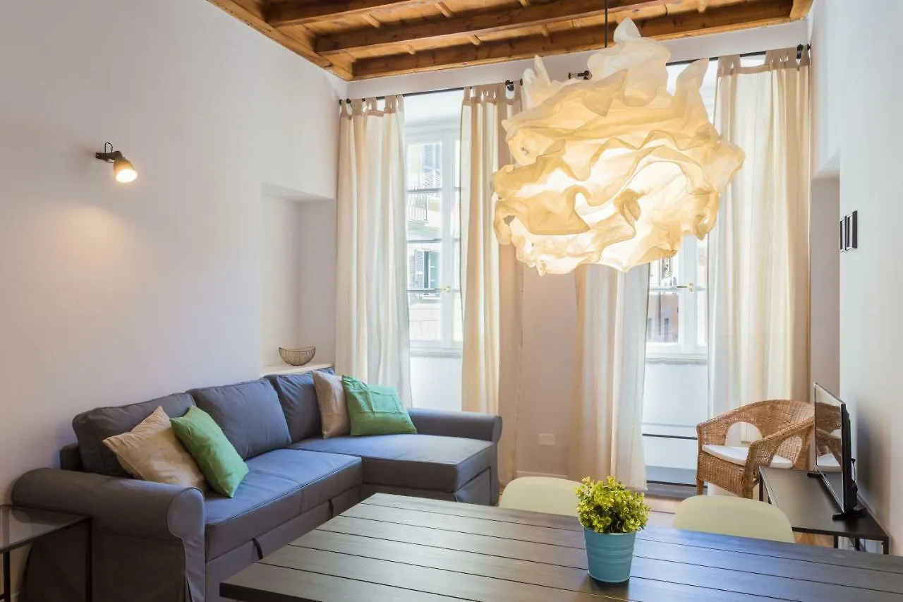 Cosy Apartment 2 Minutes From Duomo Милан