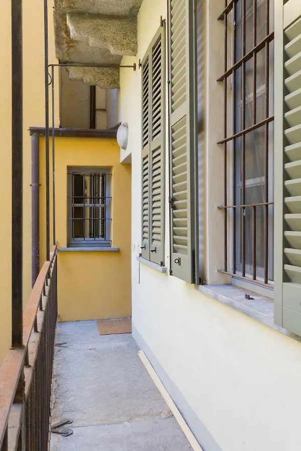 Cosy Apartment 2 Minutes From Duomo Милан 0*,  Италия